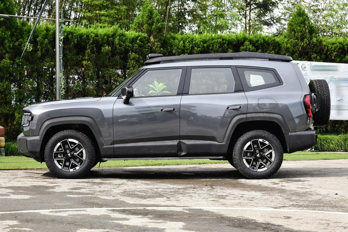 سيارة تشانغان الكهربائية DeepBlue Shenlan G318 4 عجلات SUV كهربائية مزدوجة الوقود 4WD Off-road