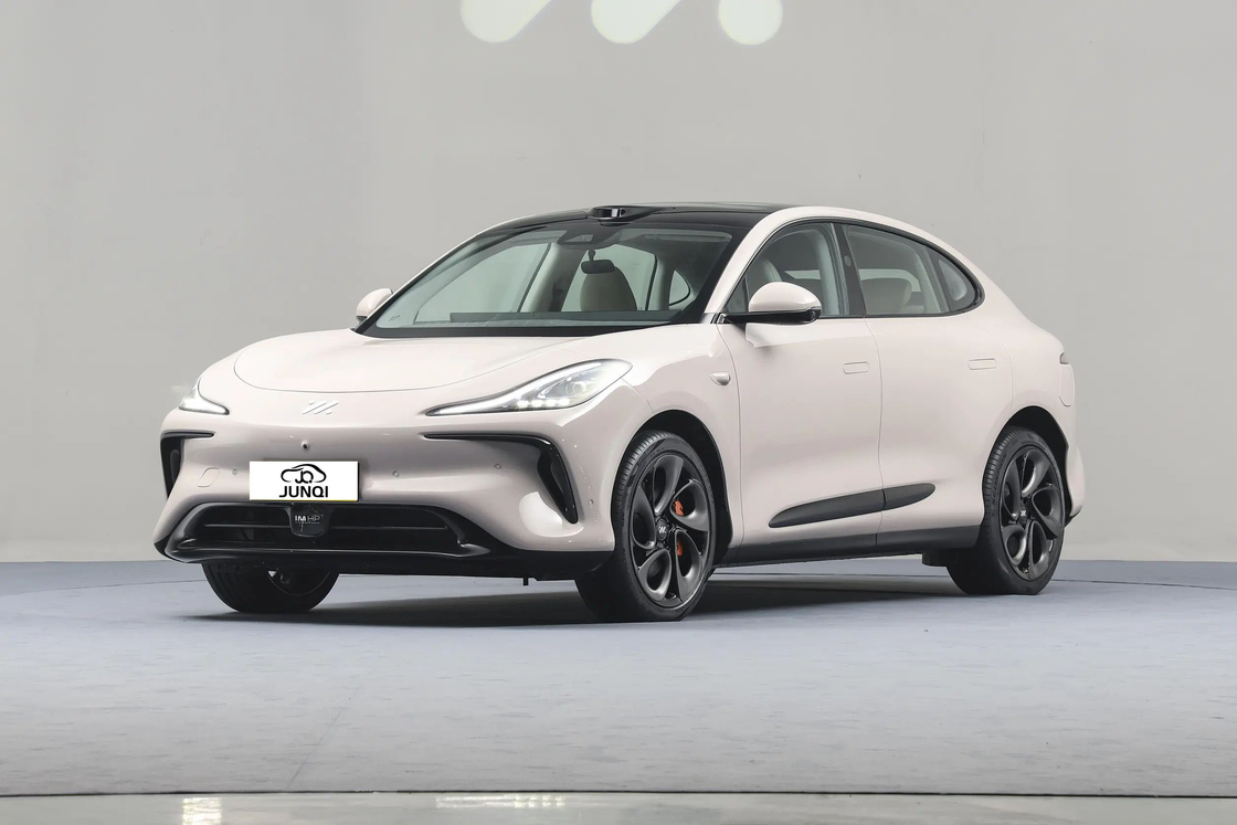 زجي LS6 IM سيارة كهربائية 4 أبواب 5 مقاعد SUV 760 كم طيلة النطاق سيارة كهربائية طاقة جديدة