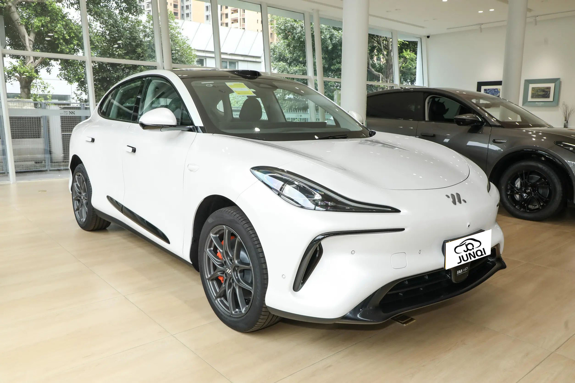 زجي LS6 IM سيارة كهربائية 4 أبواب 5 مقاعد SUV 760 كم طيلة النطاق سيارة كهربائية طاقة جديدة