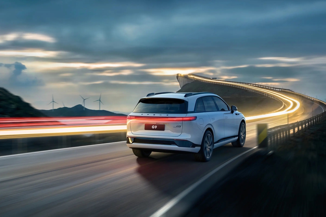 سيارة كهربائية شياوبينغ Xpeng G9 SUV كهربائية نقية متوسطة إلى كبيرة 5 أبواب 5 مقاعد سيارة كهربائية