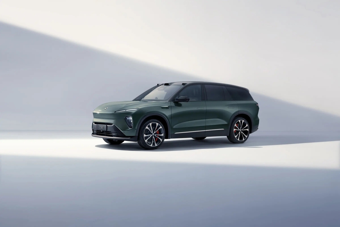 اكتشاف مستقبل التنقل مع NIO ES8 SUV الكهربائية الفاخرة والاستدامة مجتمعة