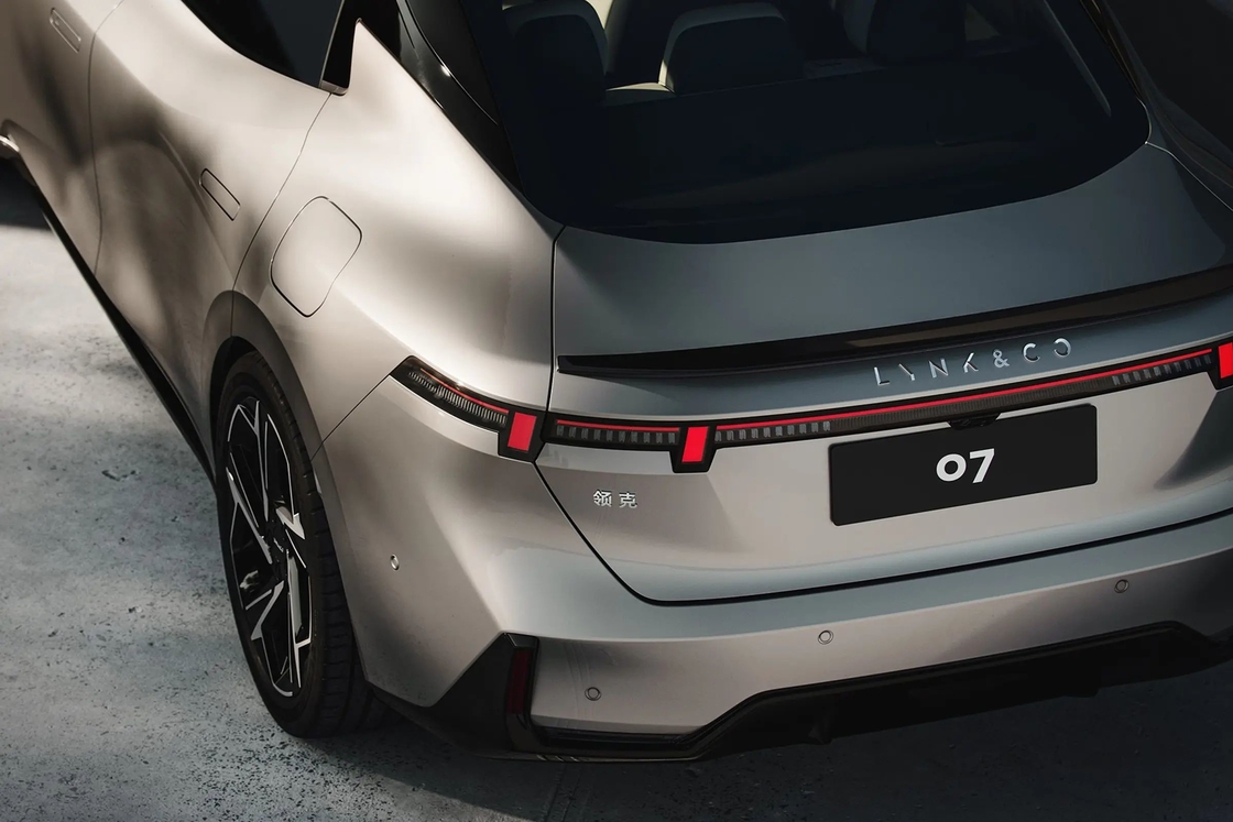 تقديم Lynk Co 07 مزيج مثالي من الأداء والاستدامة للعيش في المدن