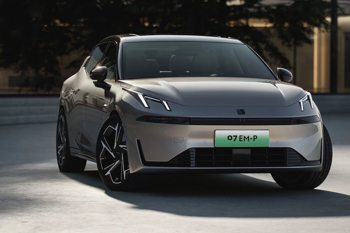 5 مقاعد لينك وشركة سيارة كهربائية سيدان نوع عجلة الأمام القيادة EV 180km / h