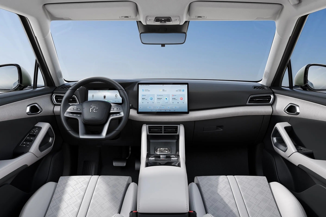 BYD Yuan UP معالج متقدم وشاشة عالية الدقة لأداء متفوق