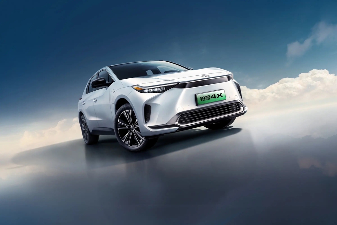 سيارة تويوتا Bz 4X SUV كهربائية هجينة للمستهلكين الواعين للبيئة ومحبي الهواء الطلق