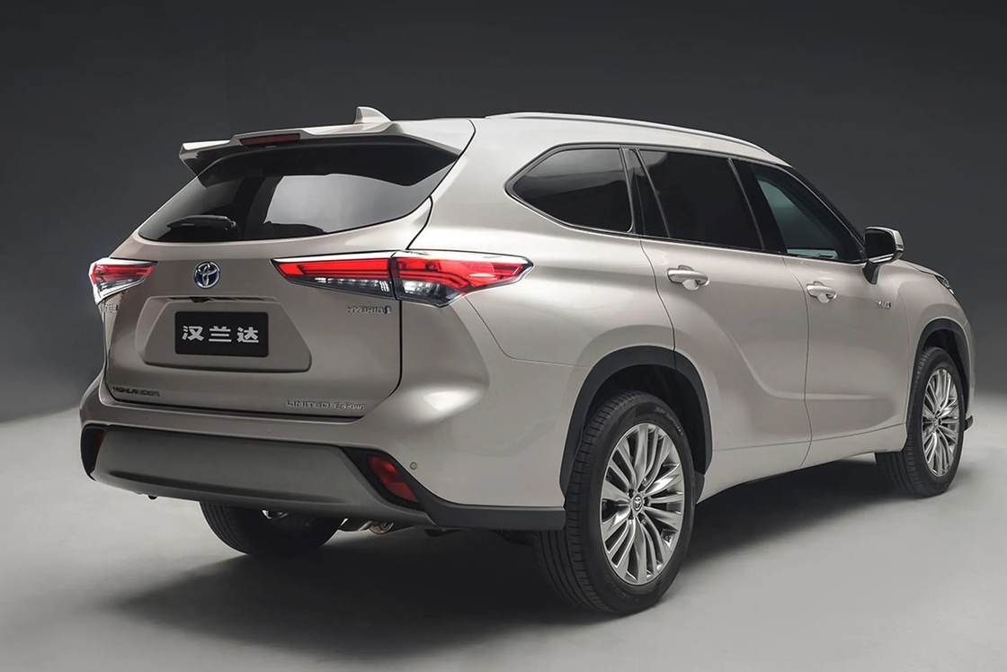 سيارة تويوتا كروس متوسطة السيارات SUV هايبيرد 2.5L 7 مقاعد هانلندا 2.5L النسخة النخبة