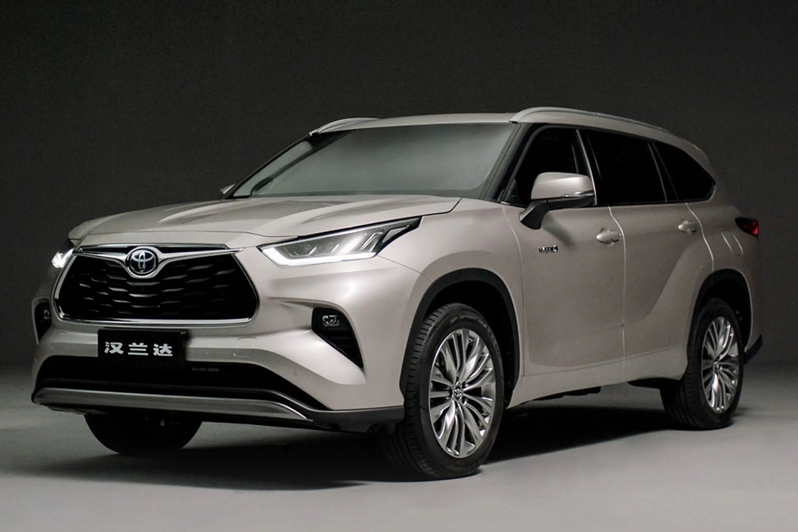 سيارة تويوتا كروس متوسطة السيارات SUV هايبيرد 2.5L 7 مقاعد هانلندا 2.5L النسخة النخبة