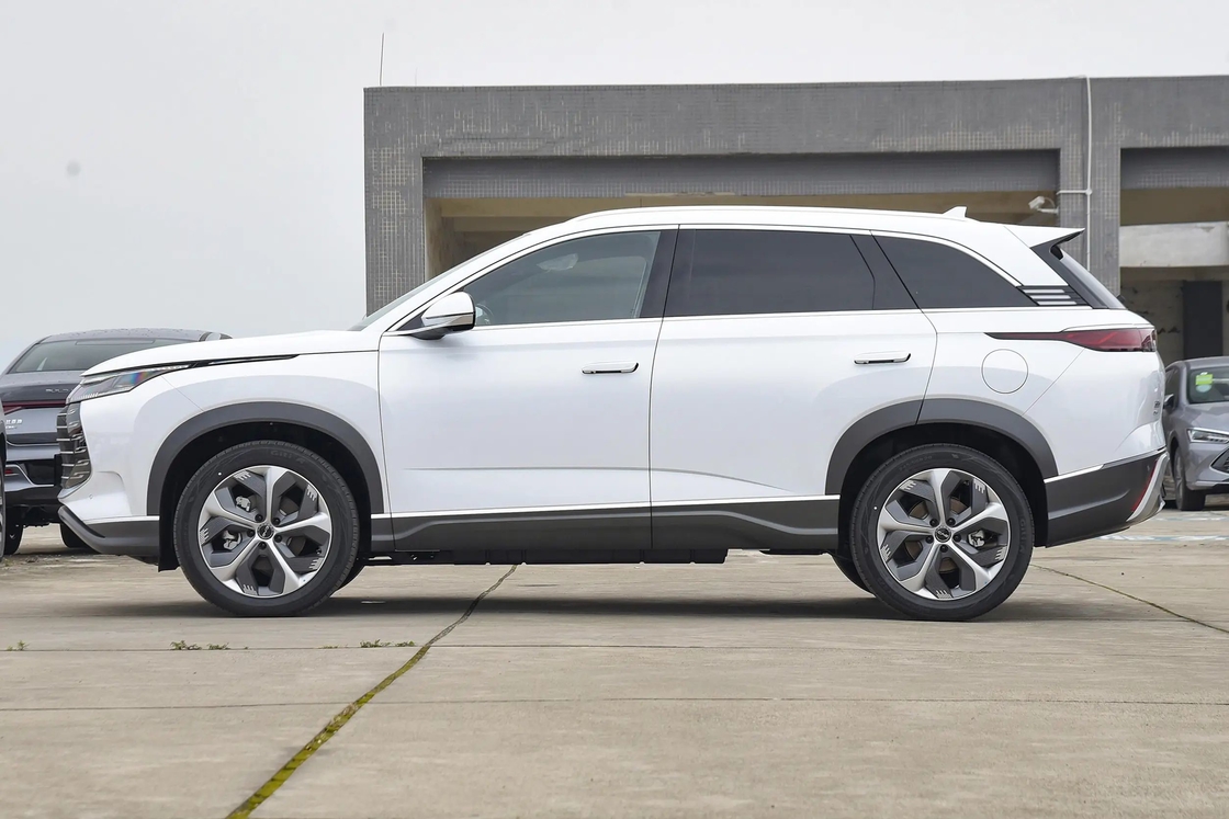 الطاقة الجديدة BYD سيارة كهربائية BYD الفرقاطة 07 Dm-I EV سيارات SUV