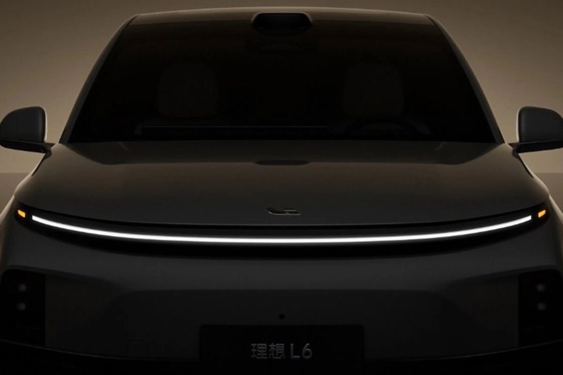 سيارة ليكسيانغ الكهربائية L6 سيارات الدفع الرباعي عالية الأداء مع 1.5T Extender Range و 1390km Range لمتطلبات الشراء B2B