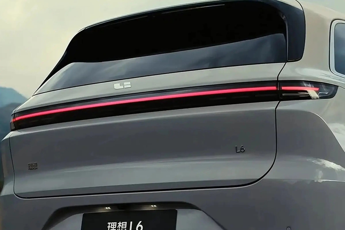 L6 Lixiang سيارة كهربائية 5 أبواب 6 مقاعد SUV للراحة العائلية والأسلوب على الطريق