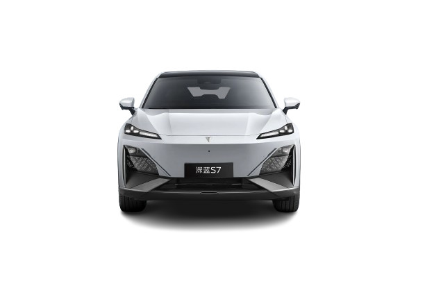 300 كم سيارة تشانغان الكهربائية متوسطة الحجم الأزرق العميق 07 FWD سيارة تشانغان EV