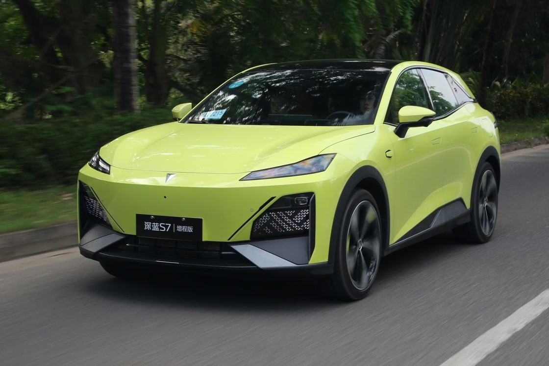 سيارة تشانغان الكهربائية المتوسطة الحجم DeepBlue 07 400km Range Drive EV