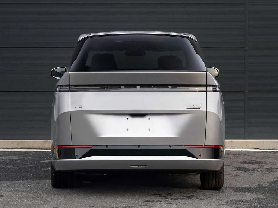 2024 Xpeng X9 702 Ultra Long Range Pro / Max Edition EV 7 مقاعد MPV مع 320 حصان سيارة جديدة FWD Euro VI Xpeng X9 من الصين
