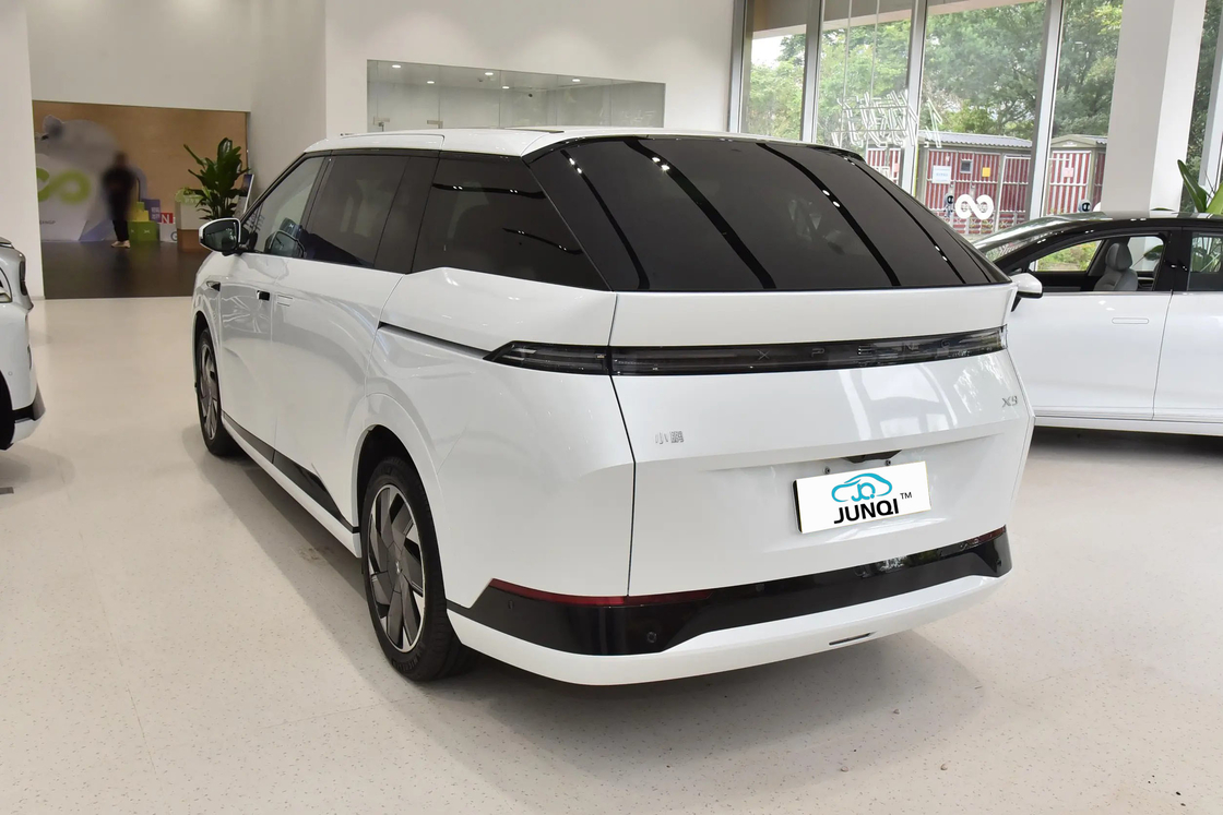 سيارة كهربائية جديدة Xpeng x9 4wd إصدارات MAX عالية الأداء Xpeng x9 MPV سيارة كهربائية جديدة