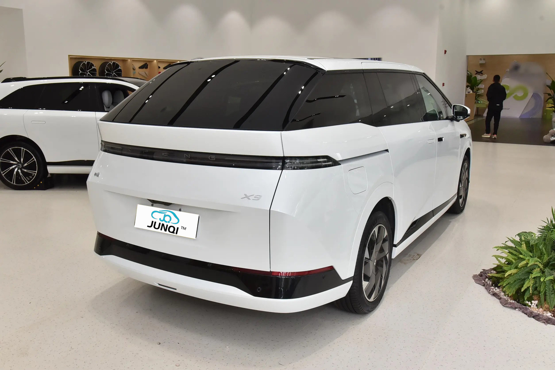 2024 Xpeng X9 MPV كهربائية نقية 320Ps ultra Long Range 702 AWD 640km Pro Max مع X9 سيارة الطاقة الجديدة
