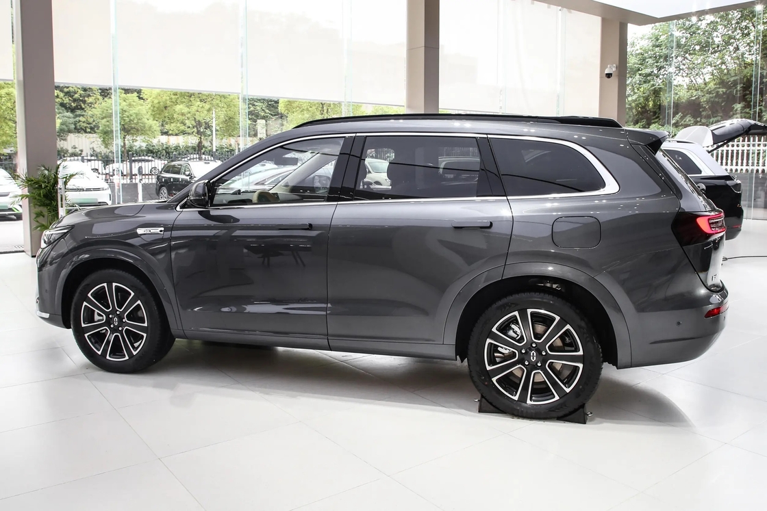 AITO M7 سيارة جديدة فاخرة كهربائية SUV رياضية طاقة جديدة سيارة شحن سريع 0.3 ساعة