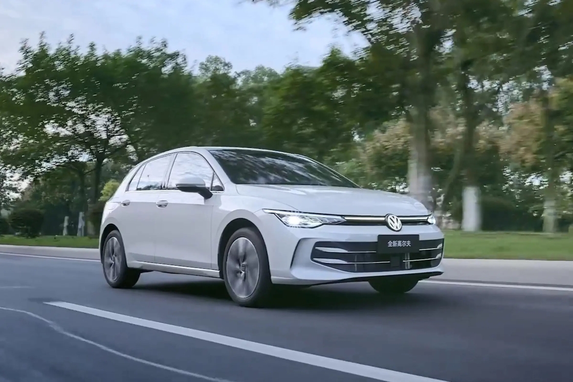 فولكس فاجن غولف 200TSI 280TSI 380TSI DSG Pro GTI 200km/h 5-door hatchback سيارات البنزين