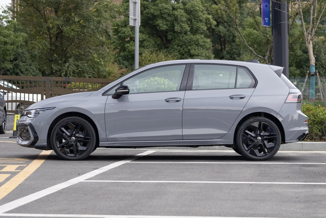 2024 فولكس فاجن فولكس فاجن جولف 8 200 280 TSI DSG R-Line هاتش باك سيدان سيارة البنزين صناعة الصين للبيع سيارات جديدة