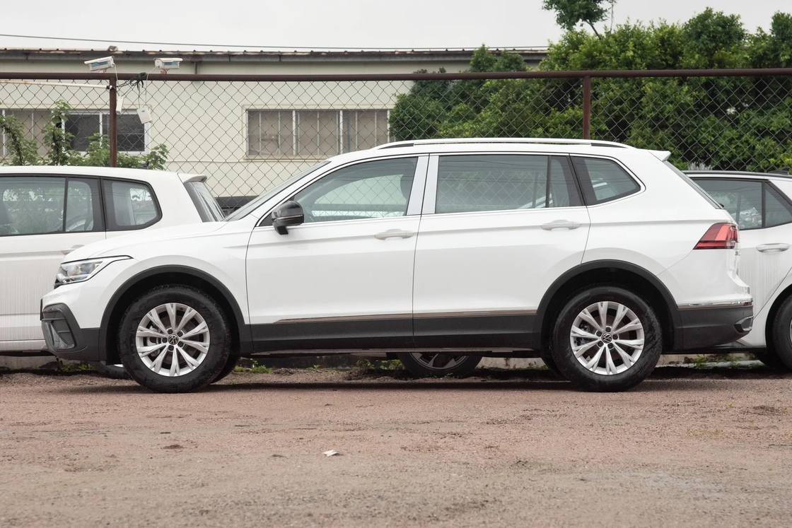 فولكس فوگن فولكس فوگن تيغوان 2024 R line 380TSI 4WD 1.5T 2.0T فولكس فوگن تيغوان L pro الإصدار الرائد 5 مقاعد