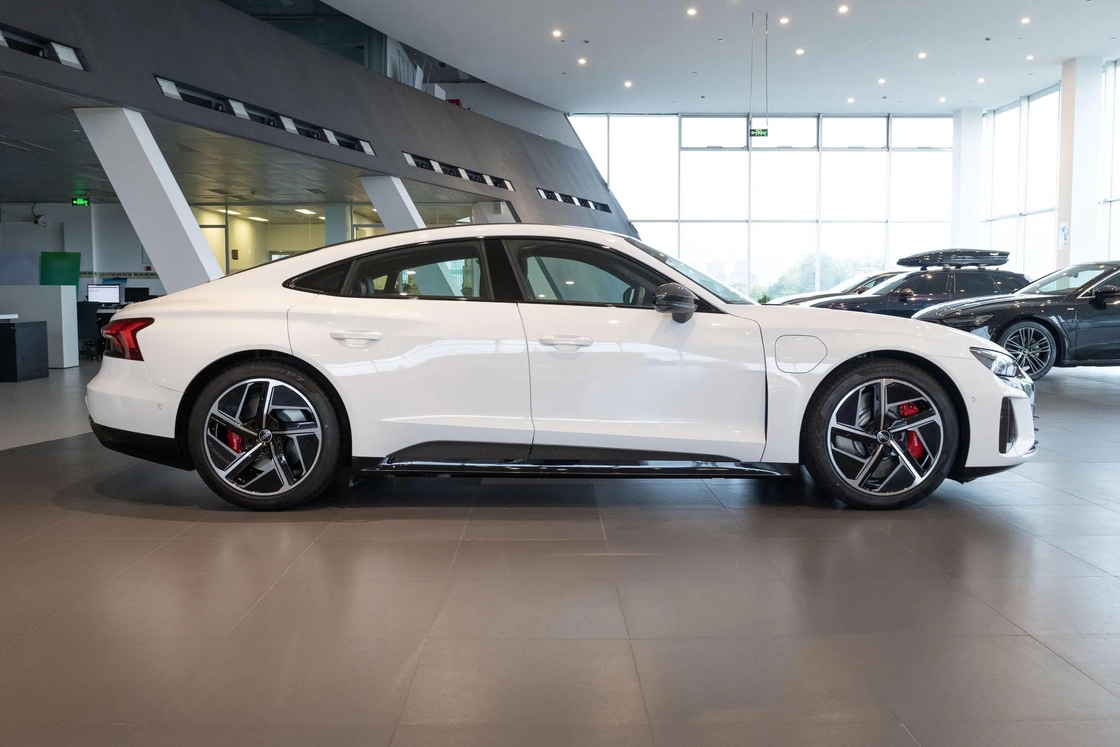 2024 أودي Q4 إترون Q5 إترون RS إترون إترون GT مركبة كهربائية 4 عجلات SUV EV سيارة للبالغين سيارة مستعملة جديدة عالية السرعة طاقة جديدة سيارة كهربائية سيارة كهربائية