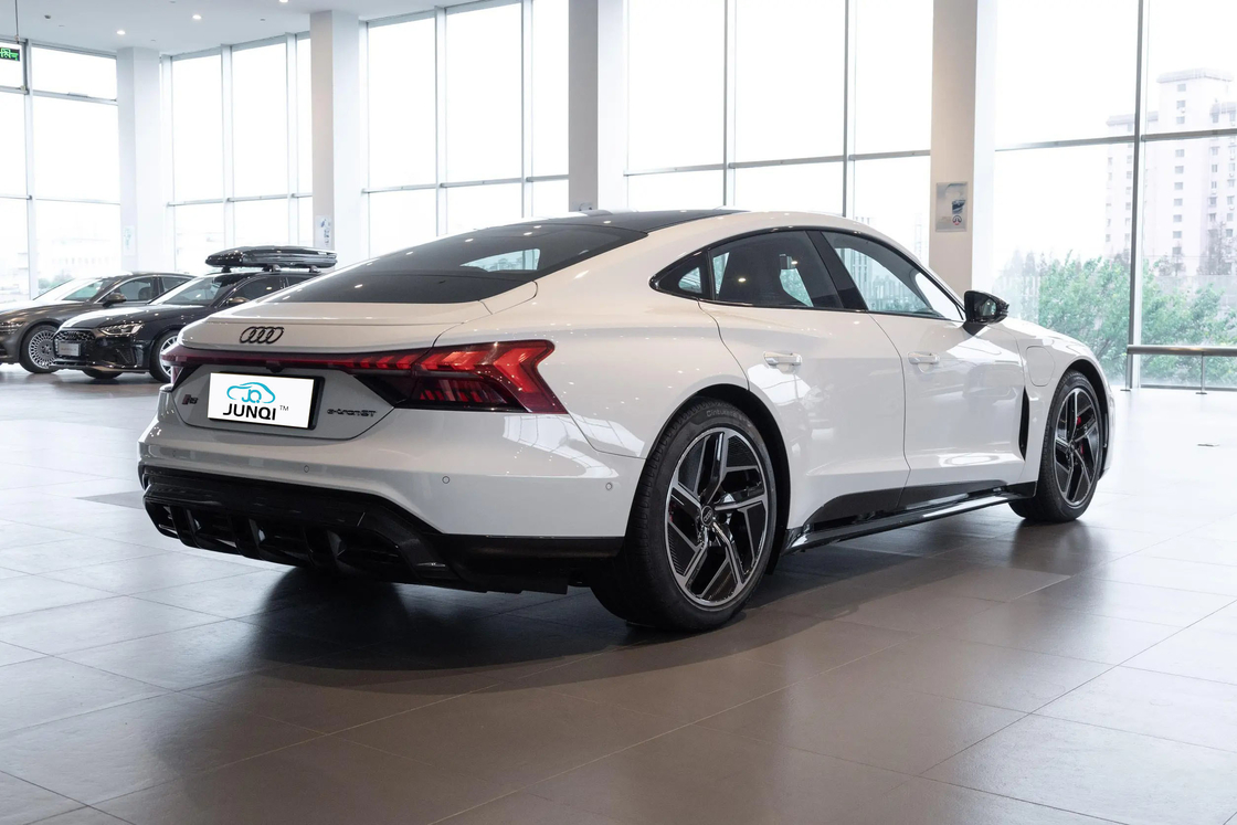 أودي آر إس إيه ترون جي تي 2024 سيدان رياضي كهربائي بالكامل 4WD 495km نطاق 510kW قوة فاخرة أودي دي EV مع ميزات السلامة المتقدمة