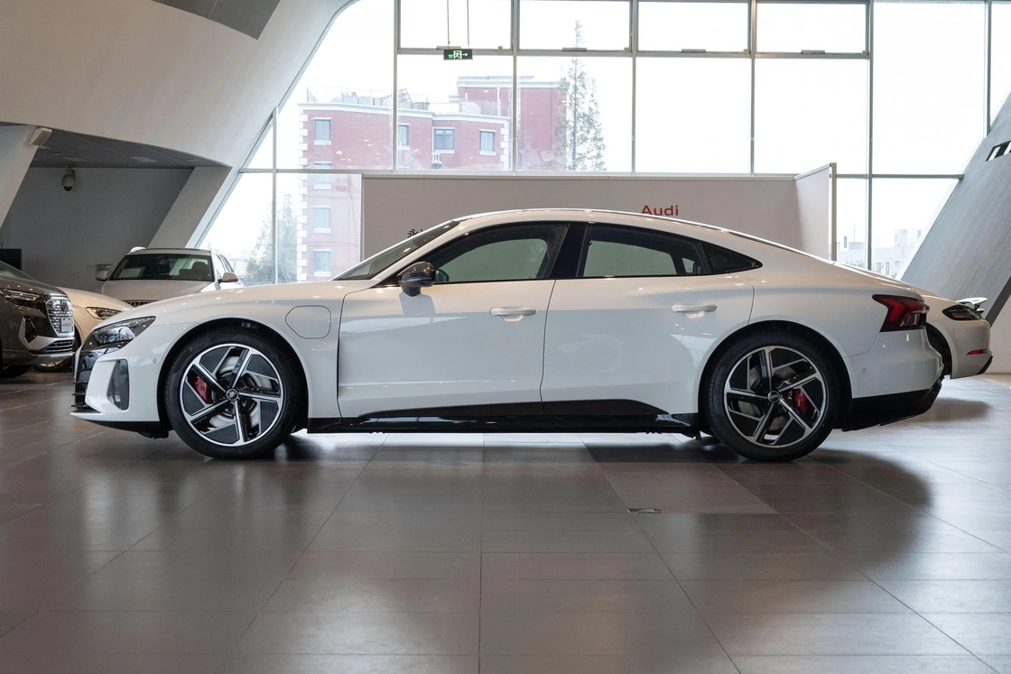 بيع بالجملة سيارات البنزين الصينية أودي سبورت RS E-tron GT 2023 النموذج الإصدار الأساسي