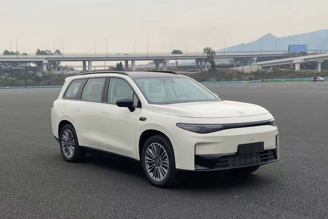 السيارة الكهربائية Leapmotor الممتدة 200 إصدار القيادة الذكية تقنية متطورة مساحة مريحة
