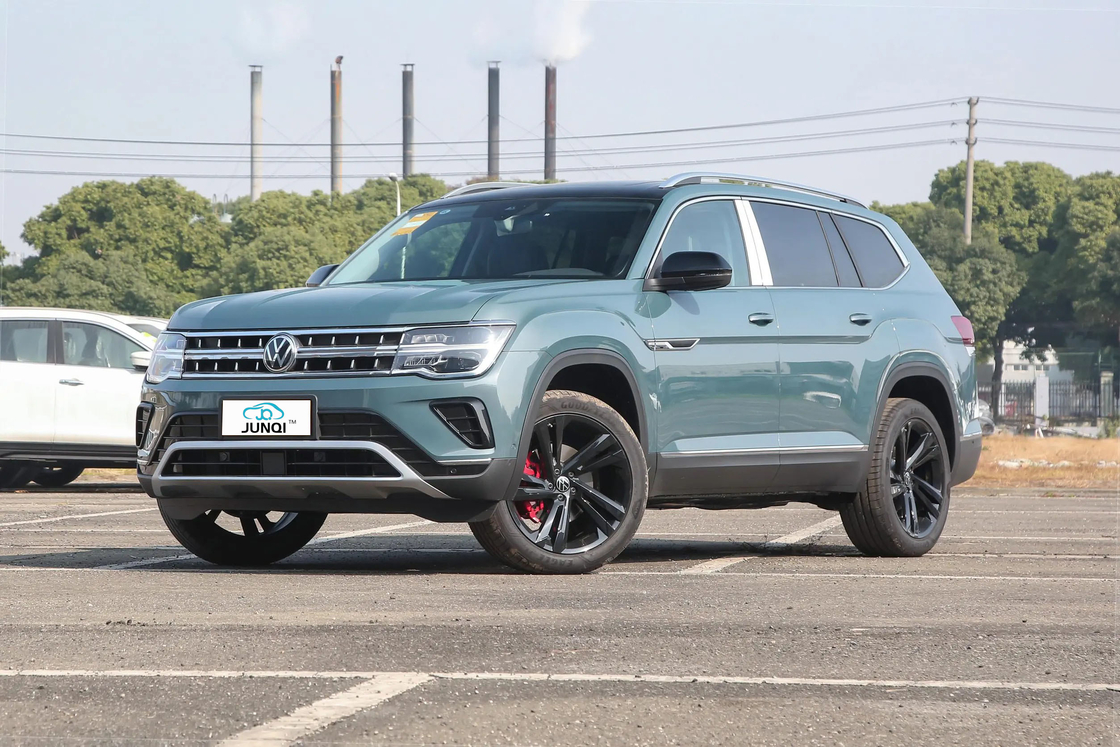 الصين سيارة مستعملة فولكس فاجن تورون 2.5T-A/MT-530 نسخة رائدة 4WD سبعة مقاعد SUV الفضاء الكبير
