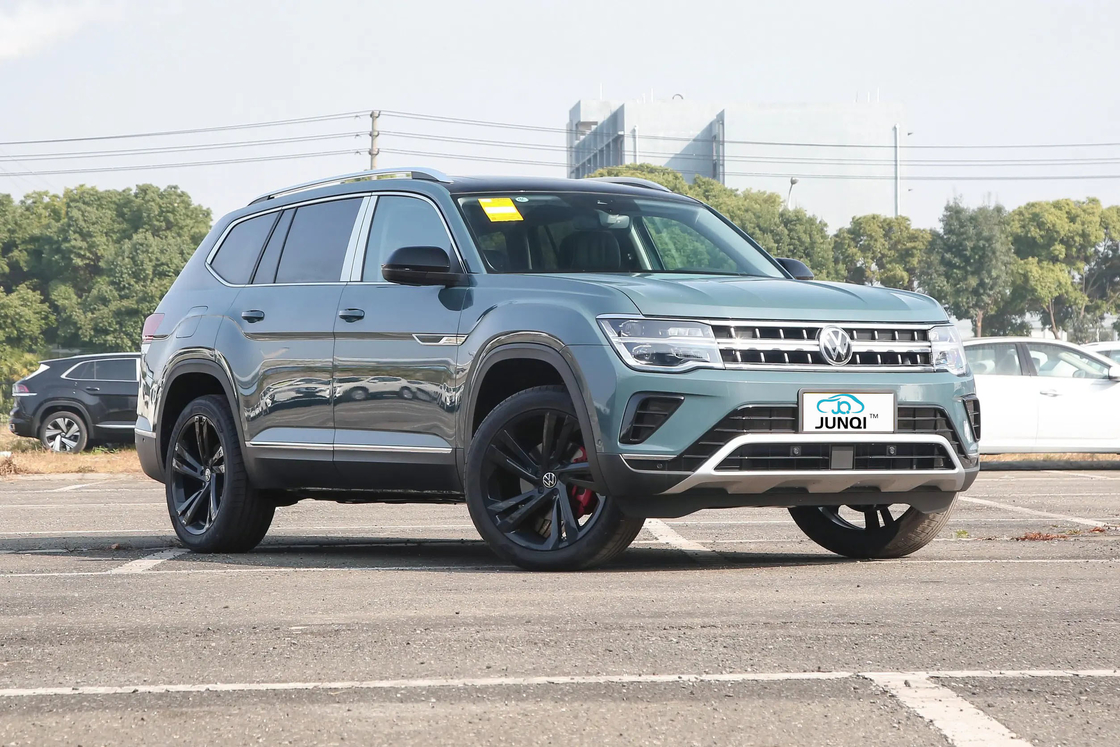 فولكسفاغن تورون 2.5T-A/MT-530 4WD نسخة رائدة سبعة مقاعد